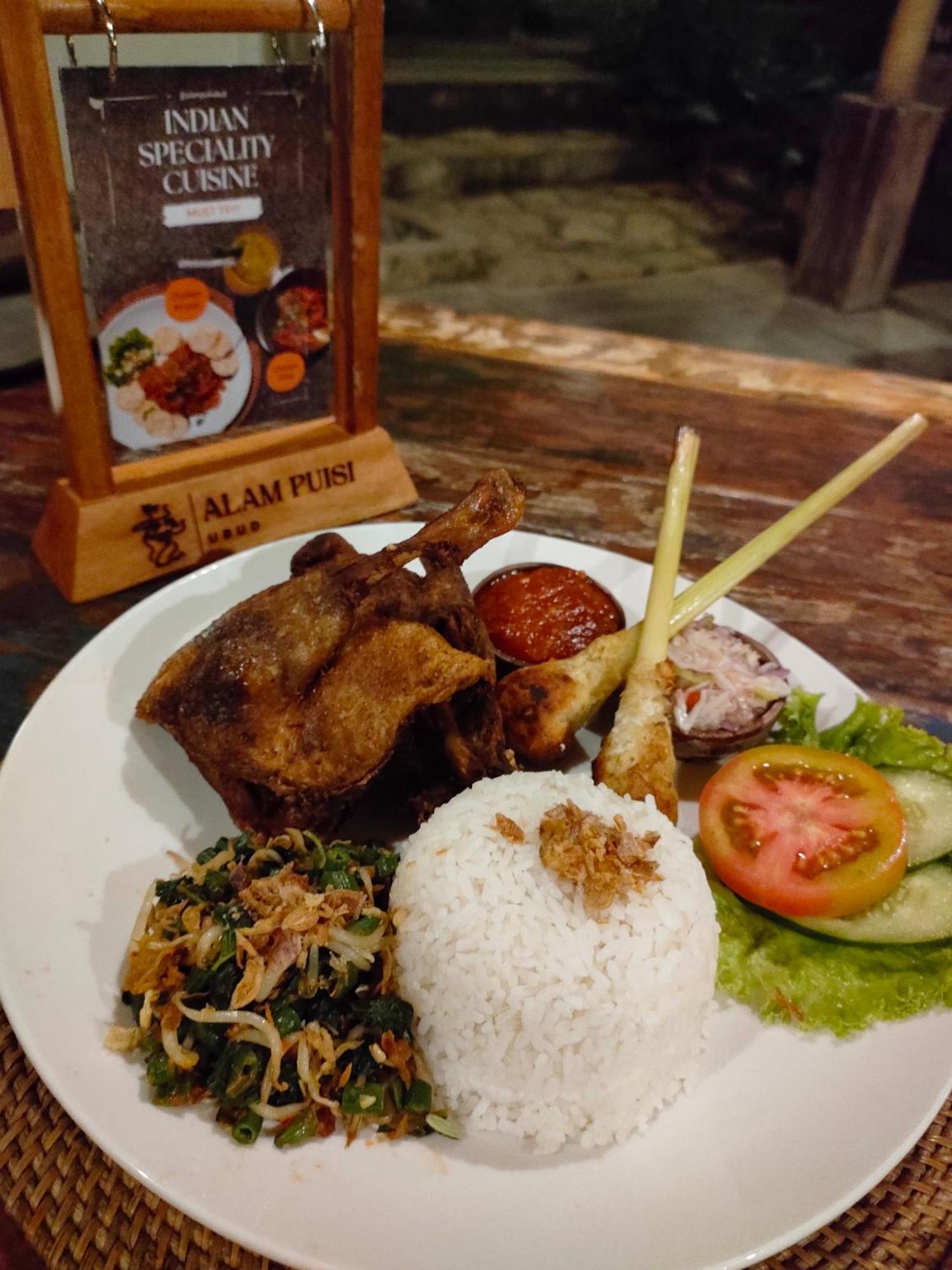 Alam Puisi Villa Ubud Eksteriør billede